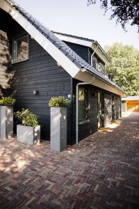 Boeidelen zijn gemaakt van gelamineerd Red Cedar