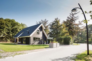 Een huis in een Scandinavische stijl gebouwd