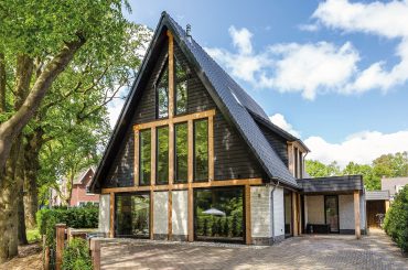 Rijzige nieuwbouw ingepast in wijkje met geschiedenis