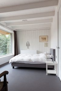 Uitzicht op de tuin vanuit de slaapkamer